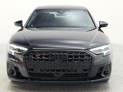Mythos Black Metallic 2022 Audi S8 4.0T