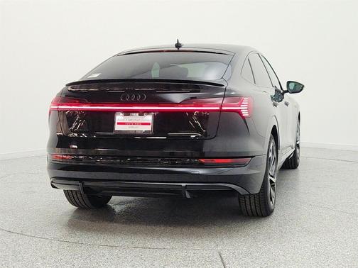 Mythos Black Metallic 2023 Audi e-tron Sportback S line Premium Plus