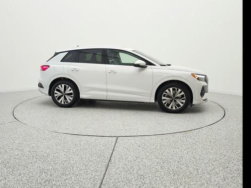 Glacier White Metallic 2023 Audi Q4 e-tron Premium Plus 40 RWD