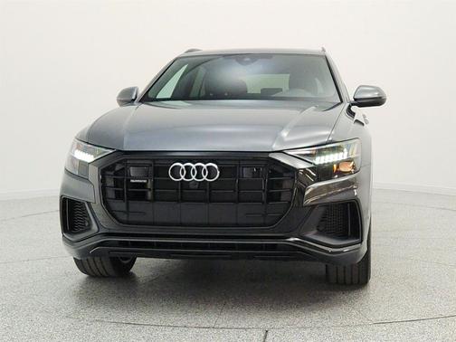 Daytona Gray Pearl Effect 2023 Audi Q8 55 Premium Plus