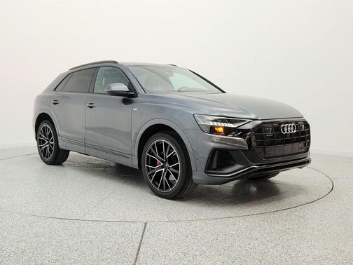 Daytona Gray Pearl Effect 2023 Audi Q8 55 Premium Plus
