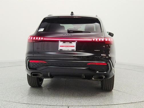 Mythos Black Metallic 2026 Audi Q5 Premium Plus TFSI quattro S tronic