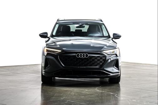 2024 Audi Q8 e-tron Premium Plus