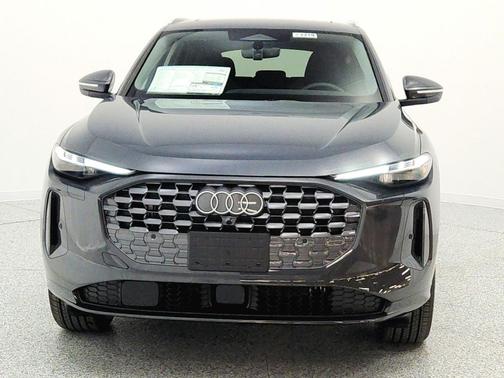 Tambora Gray Metallic 2026 Audi Q5 Premium Plus TFSI quattro S tronic