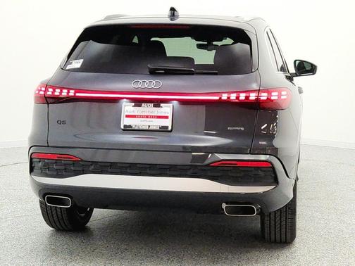 Tambora Gray Metallic 2026 Audi Q5 Premium Plus TFSI quattro S tronic