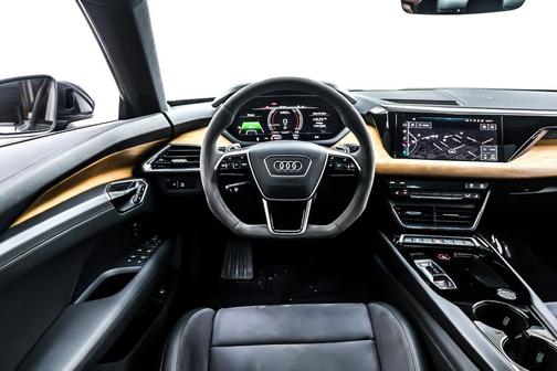 2023 Audi e-tron GT Premium Plus quattro