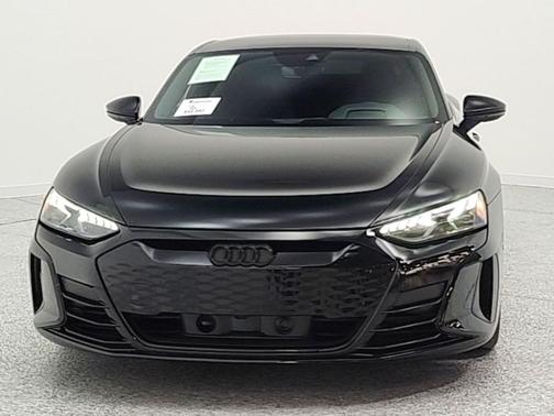 Mythos Black Metallic 2022 Audi e-tron GT Prestige