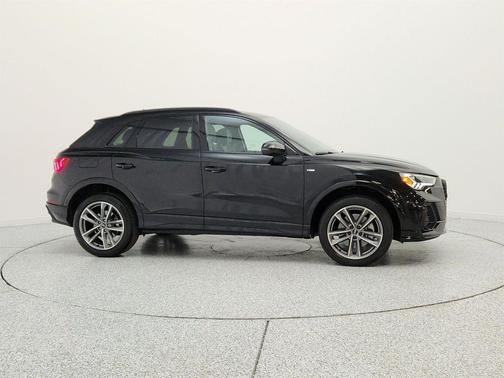 Mythos Black Metallic 2024 Audi Q3 Premium 45 TFSI S line quattro Tiptronic