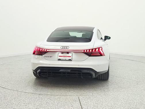 Suzuka Gray Metallic 2024 Audi e-tron GT Premium Plus quattro