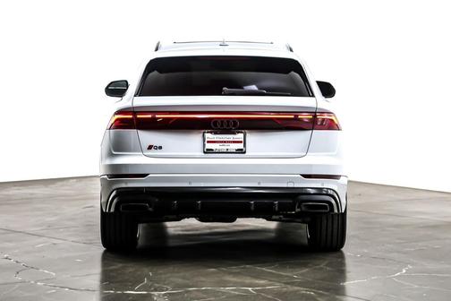 Glacier White Metallic 2024 Audi Q8 55 Premium Plus
