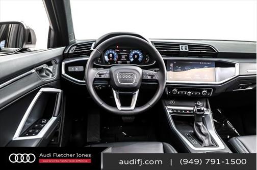 2024 Audi Q3 Premium 45 TFSI S line quattro Tiptronic