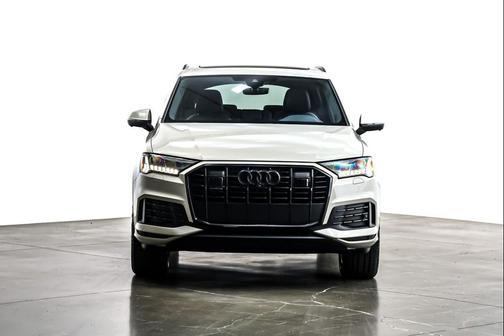2024 Audi Q7 45 Premium Plus