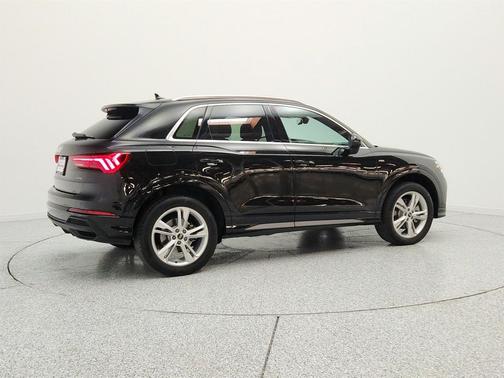 Mythos Black Metallic 2023 Audi Q3 Premium 45 TFSI S line quattro Tiptronic