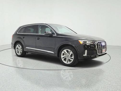 Mythos Black Metallic 2023 Audi Q7 45 Premium