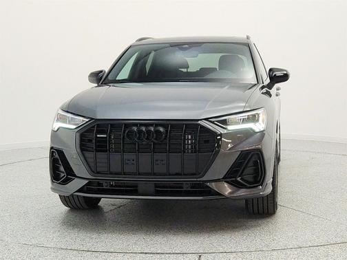 Daytona Gray Pearl Effect 2025 Audi Q3 45 S line Premium Plus