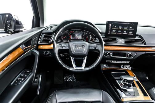 2023 Audi Q5 45 S line Premium