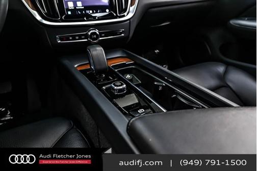 2024 Volvo S60 B5 Plus Dark Theme