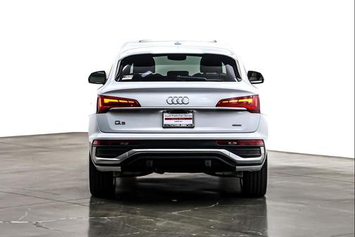 2023 Audi Q5 45 S line Premium