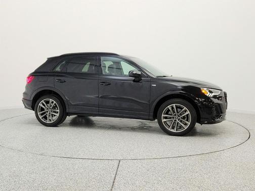 Mythos Black Metallic 2022 Audi Q3 45 S line Premium Plus