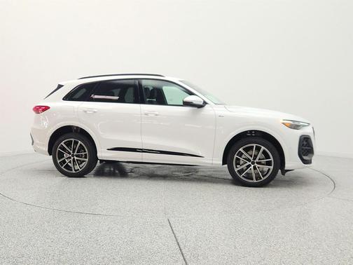 Arkona White 2026 Audi Q5 Premium Plus TFSI quattro S tronic