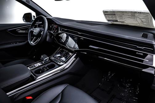2025 Audi Q8 55 Premium Plus