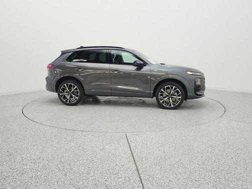 Daytona Gray Pearl Effect 2026 Audi Q3 TFSI quattro S tronic