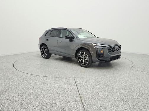Daytona Gray Pearl Effect 2026 Audi Q3 TFSI quattro S tronic
