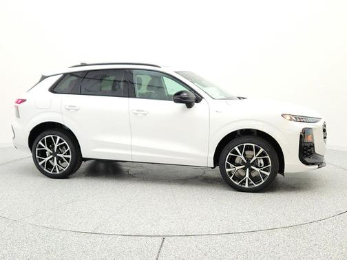 Arkona White 2026 Audi Q3 TFSI quattro S tronic