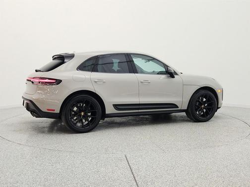 Chalk 2024 Porsche Macan Macan GTS