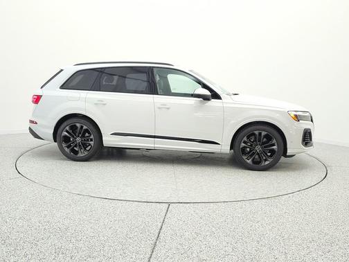 Glacier White Metallic 2026 Audi Q7 55 Premium Plus