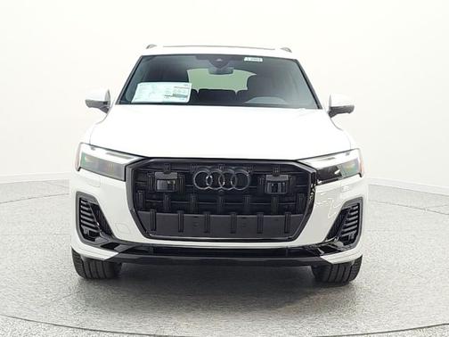 Glacier White Metallic 2026 Audi Q7 55 Premium Plus
