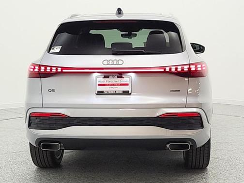 Florett Silver Metallic 2026 Audi Q5 Premium Plus TFSI quattro S tronic