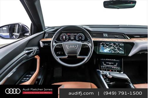 2022 Audi e-tron Premium Plus