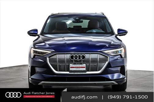 2022 Audi e-tron Premium Plus