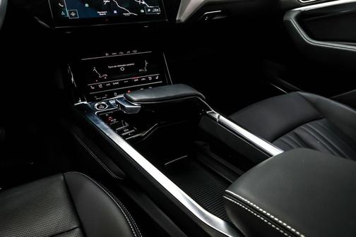 2024 Audi Q8 e-tron Premium Plus