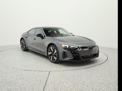 Daytona Gray Pearl Effect 2023 Audi e-tron GT Prestige quattro