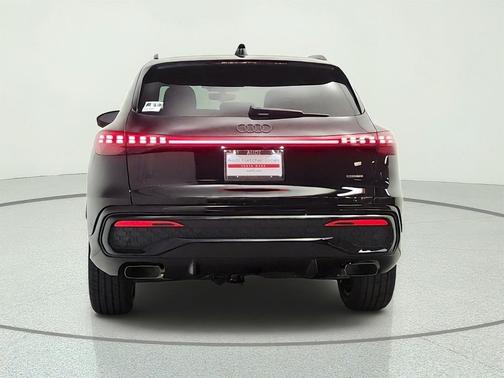 Mythos Black Metallic 2026 Audi Q5 Premium Plus TFSI quattro S tronic
