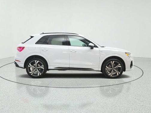 Glacier White Metallic 2023 Audi Q3 45 S line Premium Plus