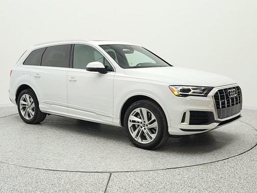 Glacier White Metallic 2021 Audi Q7 45 Premium