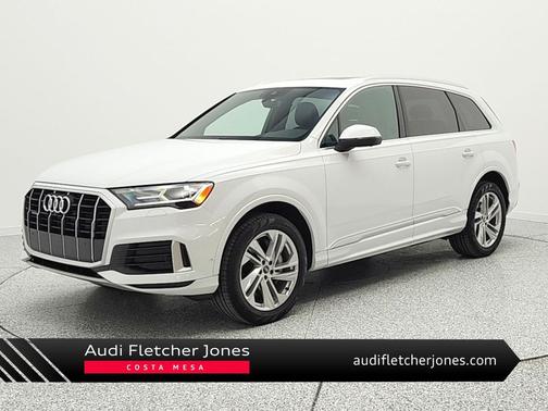 Glacier White Metallic 2021 Audi Q7 45 Premium