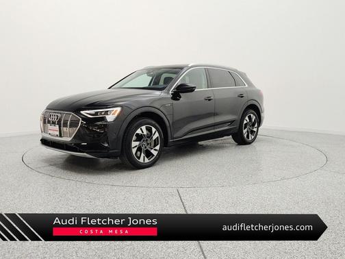 Mythos Black Metallic 2023 Audi e-tron Premium Plus quattro