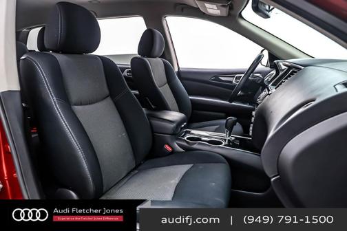 2019 Nissan Pathfinder SV
