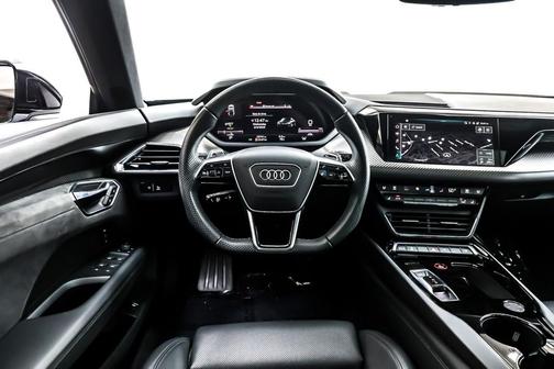 2022 Audi e-tron GT Premium Plus