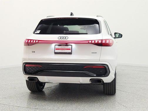 Arkona White 2026 Audi Q5 Premium Plus TFSI quattro S tronic