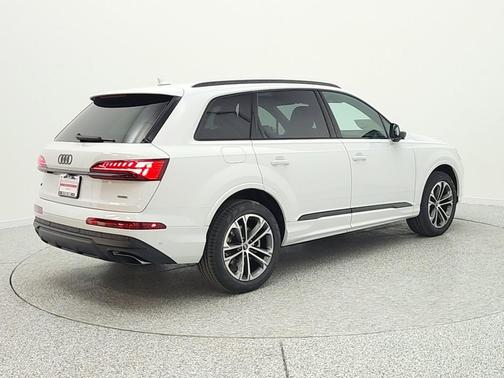 2026 Audi Q7 45 Premium Plus