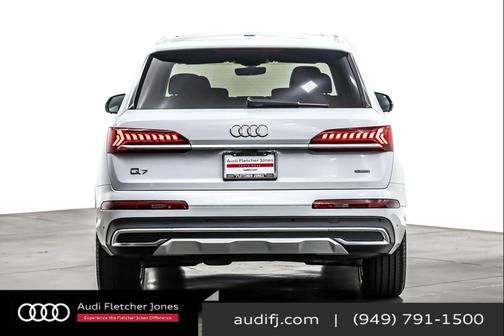 2023 Audi Q7 45 Premium Plus