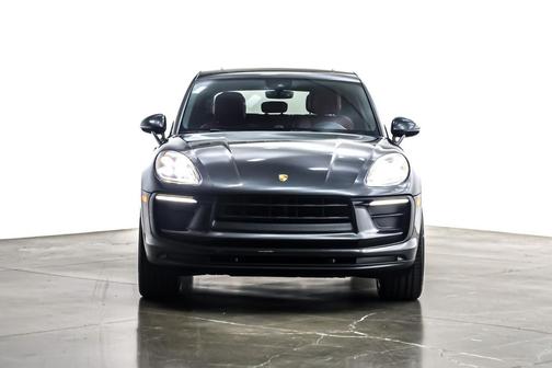 2022 Porsche Macan AWD