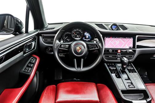 2022 Porsche Macan AWD