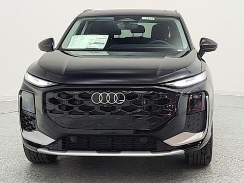 Mythos Black Metallic 2026 Audi Q3 TFSI quattro S tronic