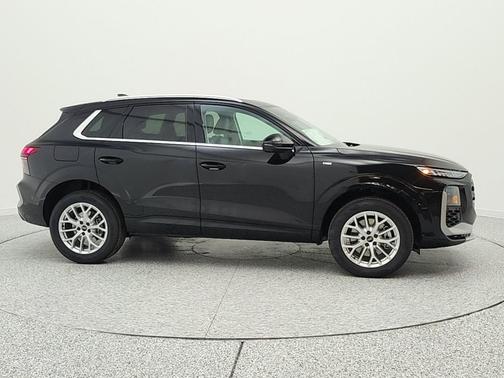 Mythos Black Metallic 2026 Audi Q3 TFSI quattro S tronic